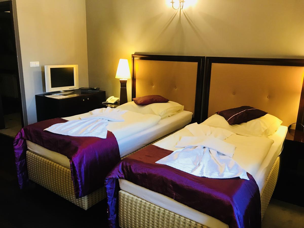 Restauracja - Hotel Mocca D'Oro Mikolow Eksteriør billede